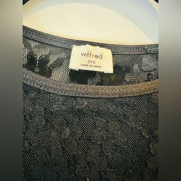 Aritzia | Wilfred | Black Lace Long Sleeve Crewneck Top - Picture 5 of 7